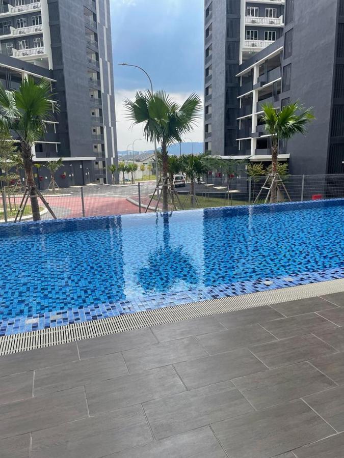 D'Rinie Sky Homestay Kajang Exterior photo